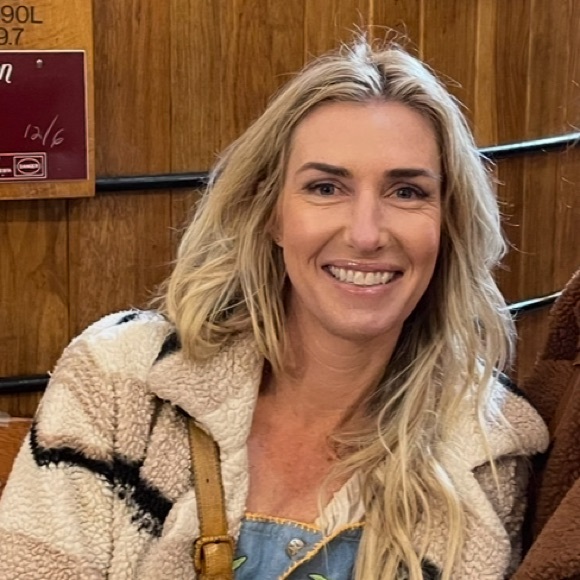 Meet your Posher, Bree - Picture 3 of 4